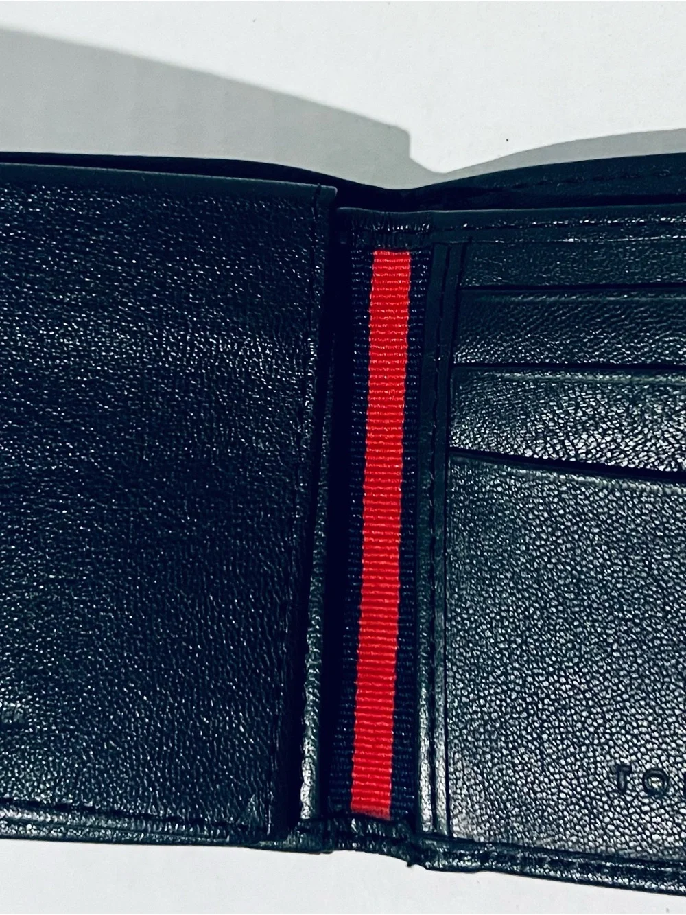Tommy Hilfiger NEW Black Leather Fold Wallet with Signature Flag.  B9